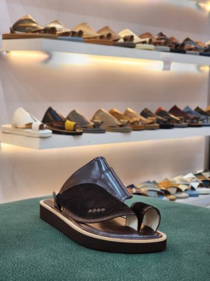 صورة شرقي جلد مع شمواه مديل س167